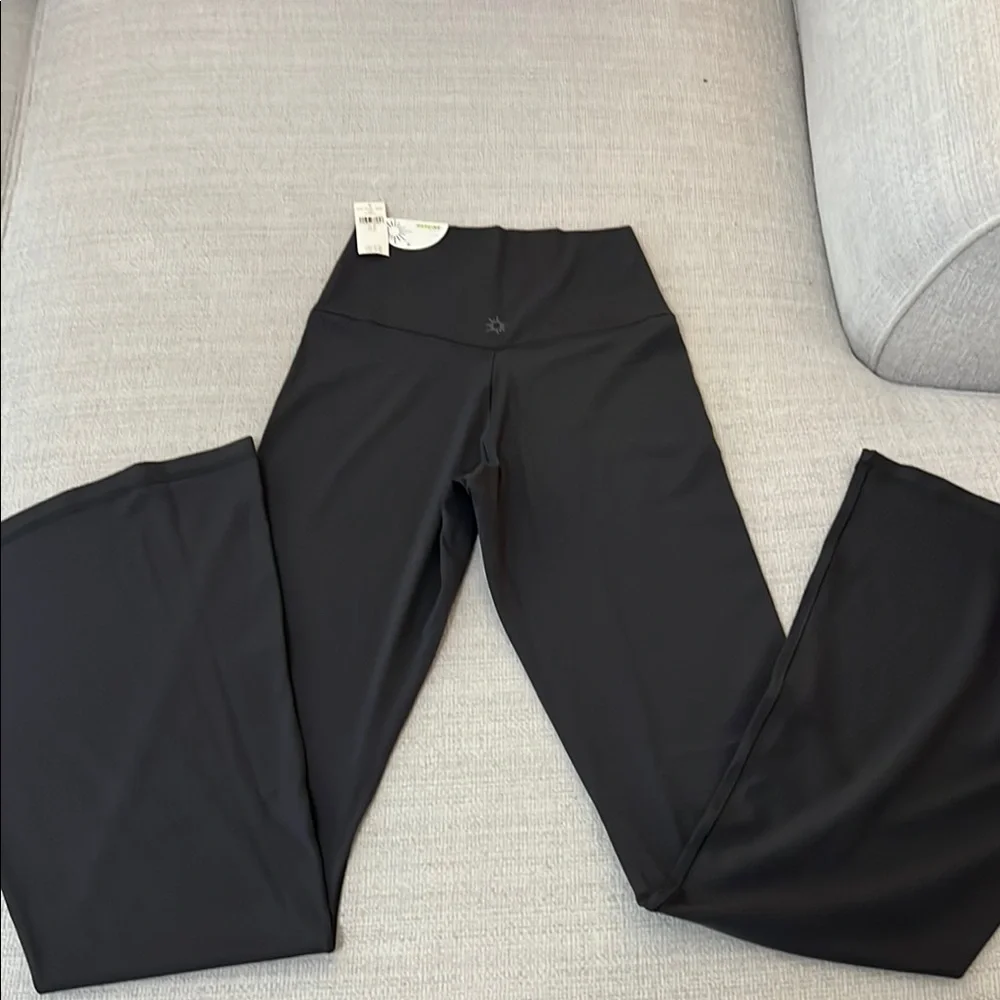 Offline by Aerie Dark Grey Real Me Flare Leggings - Picture 5 of 6
